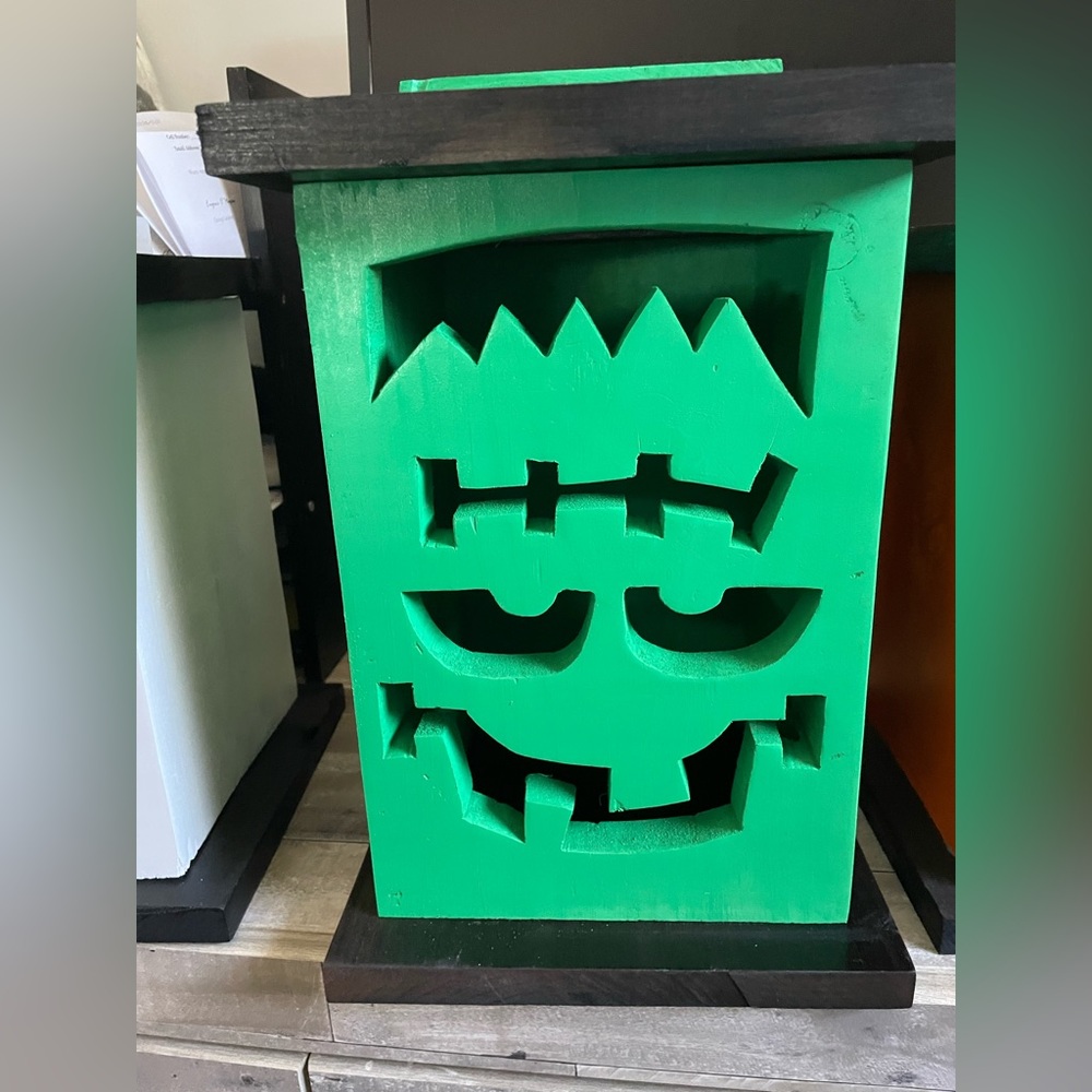 ❗️Bundle 2 for discounted shipping! ❗️Frankenstein lantern box